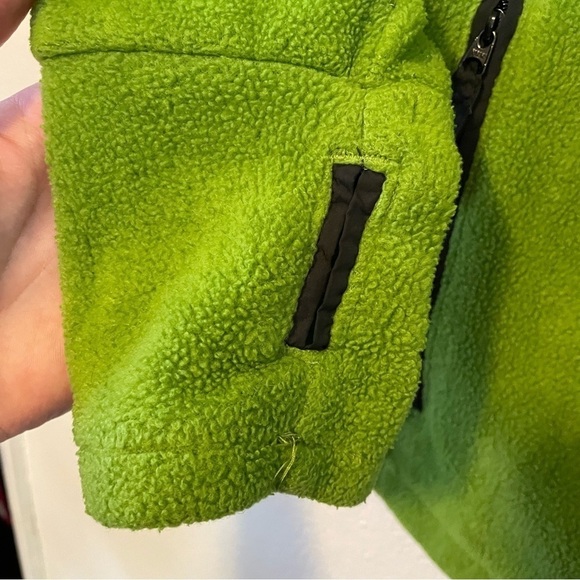 Columbia Women’s Green Fleece Zip Up Jacket - Picture 6 of 8